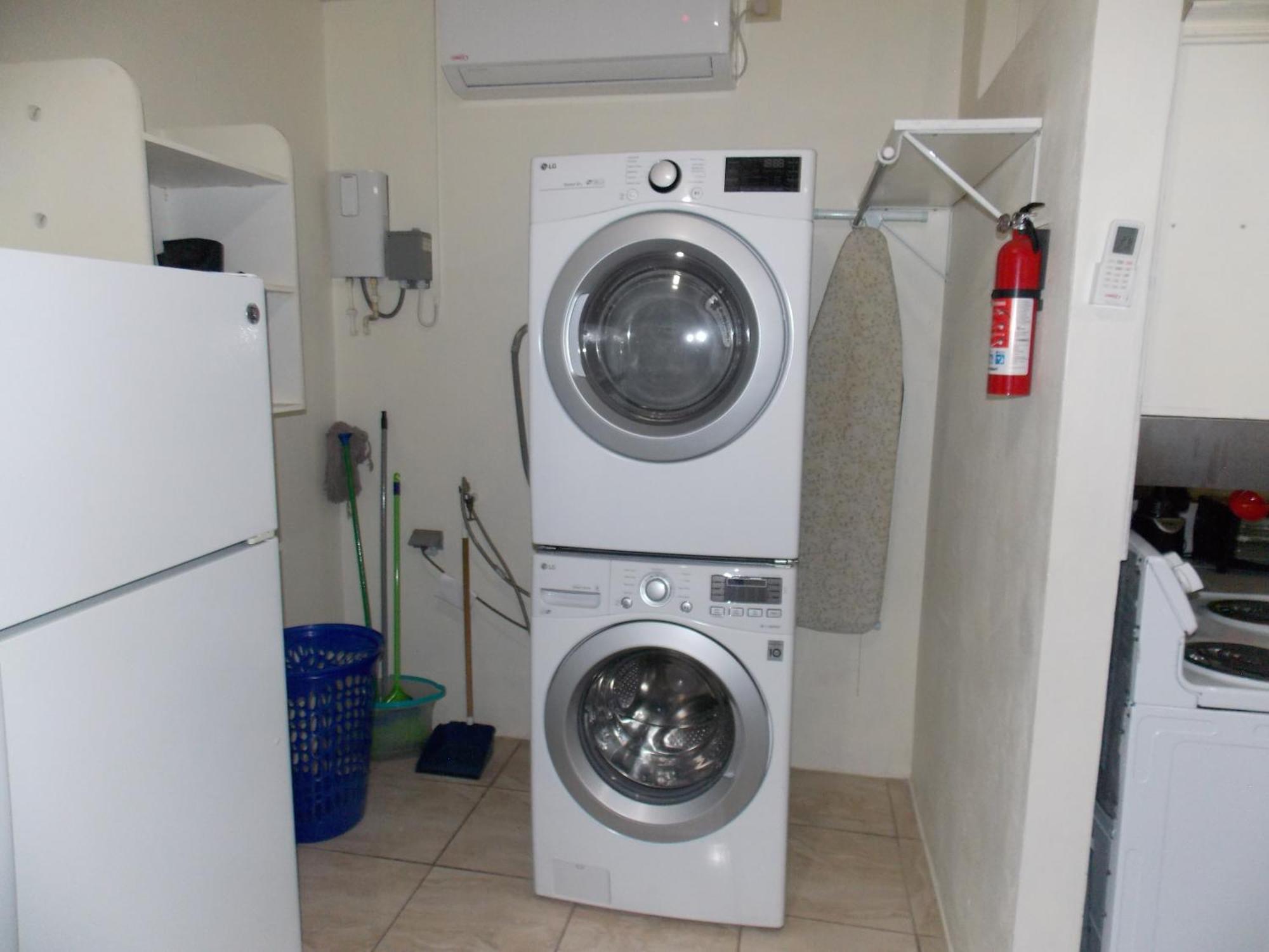 Stewart Apt- Trincity, Airport, Washer, Dryer, Office, Cable , Wifi Chambre photo