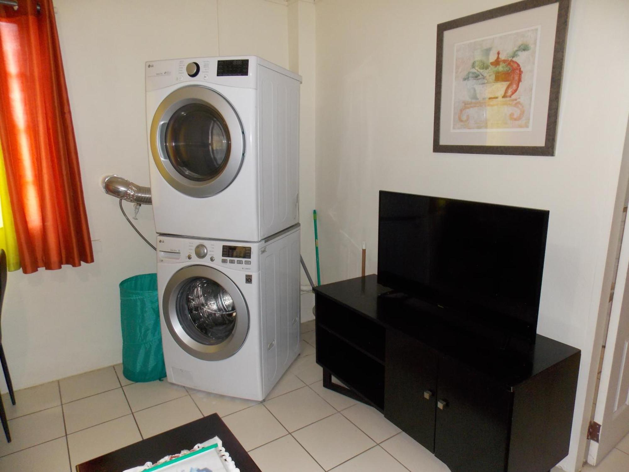 Stewart Apt- Trincity, Airport, Washer, Dryer, Office, Cable , Wifi Chambre photo