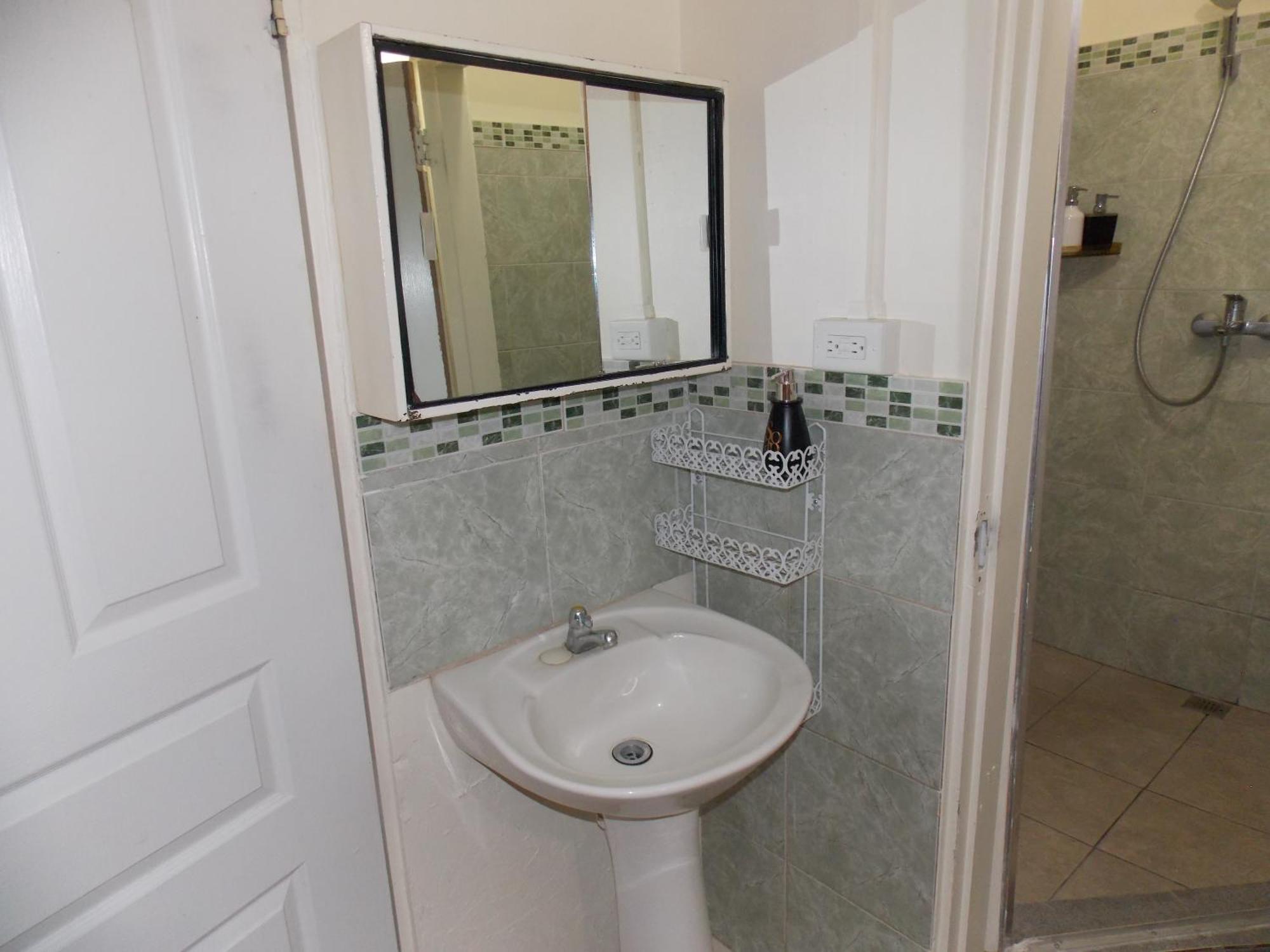 Stewart Apt- Trincity, Airport, Washer, Dryer, Office, Cable , Wifi Chambre photo