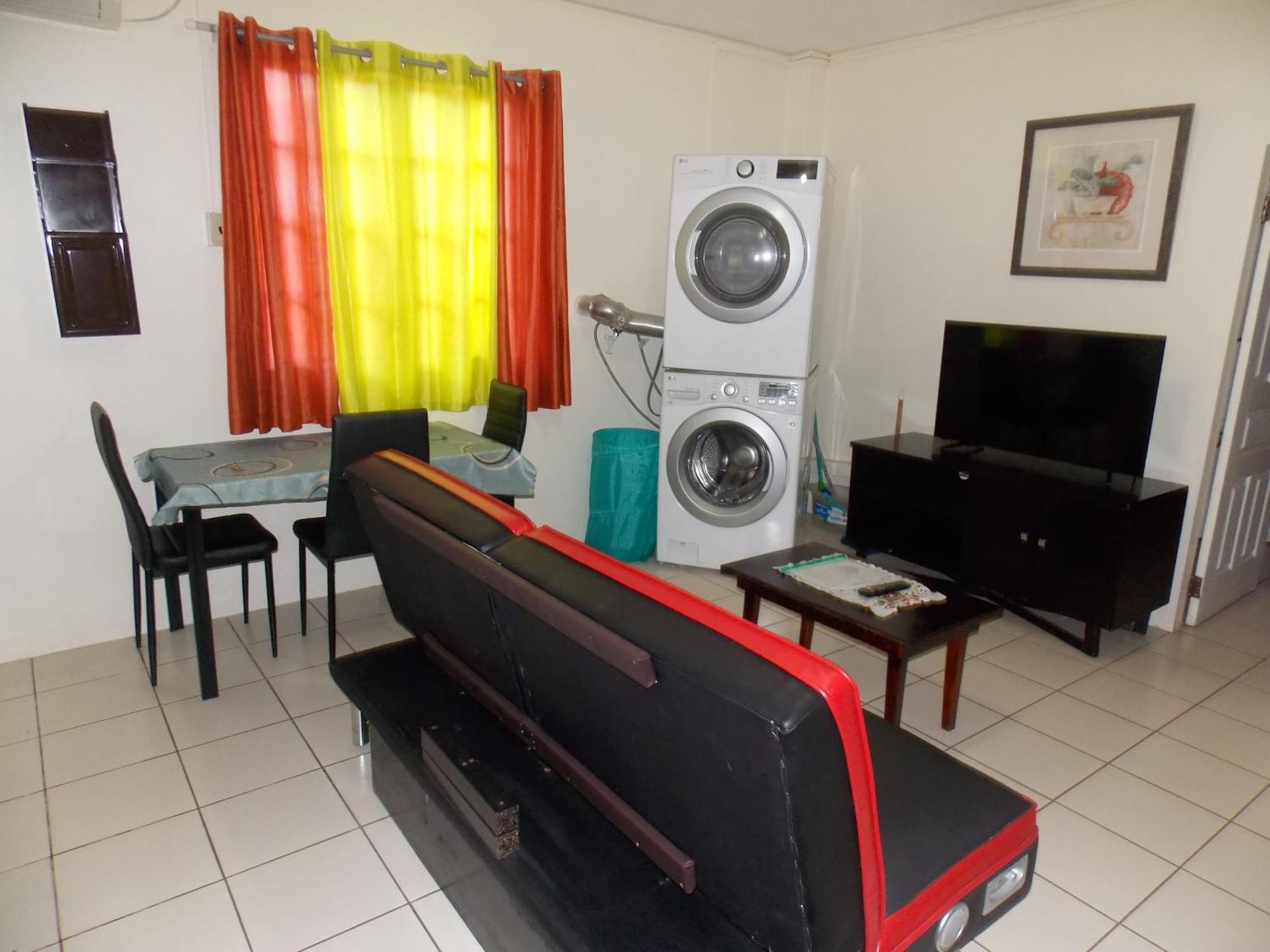 Stewart Apt- Trincity, Airport, Washer, Dryer, Office, Cable , Wifi Chambre photo